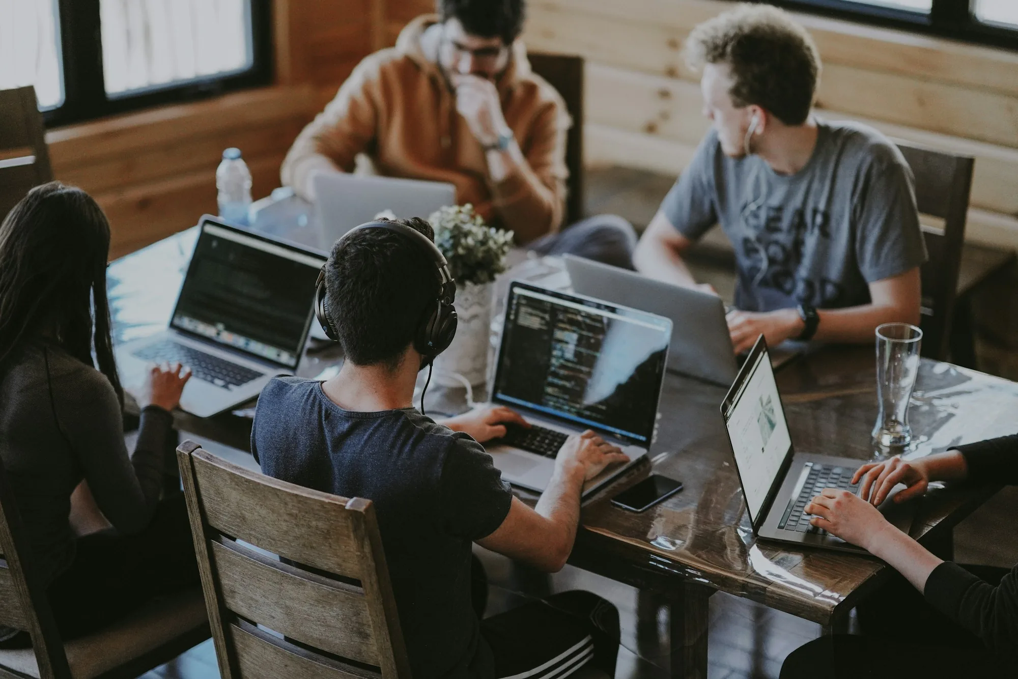 Entwicklerteam als Bild für den Softwarevertrieb